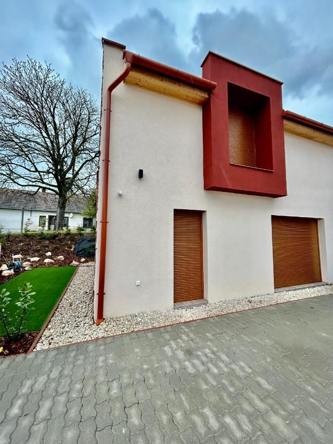 8638 Apartments A/3 Balatonlelle Bagian luar foto